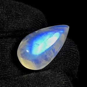 36.95 Carat Big Size Natural Rainbow Moonstone Pear Cabochon For Jewelry Making - Bild 1 von 8
