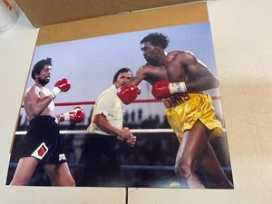 Roberto Duran & Tommy Hearns Unsigned 11X14 PHOTO Rare Pose - Picture 1 of 1