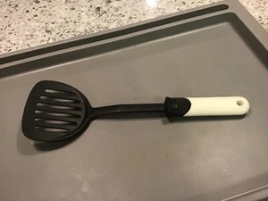 EKCO Plastic Slotted Spatula Flipper Turner 13” with white Plastic Handle - Picture 1 of 4