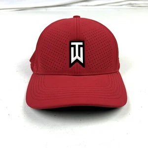 Cappello da golf rosso fitted Nike Dri-Fit Tiger Woods Collection ventilato taglia L/XL - Foto 1 di 6