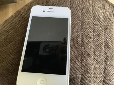 Apple iPhone 4 - 32GB - White (AT&T) A1332 (GSM) - Image 1 of 2