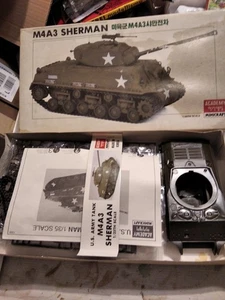 ACADEMY 1/35- CARRO ARMATO M4A3 SHERMAN- NUOVO - Foto 1 di 3