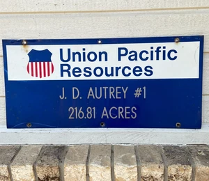 Letrero de metal Union Pacific Railroad Resources 26x12 JD Autrey #1 216 acres de colección - Imagen 1 de 18