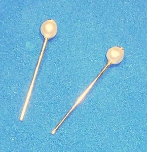 Dreamz VINTAGE REPRODUKTION von cremefarbenen Perlen Ohrstecker Schmuck für Barbie Puppe - Bild 1 von 4