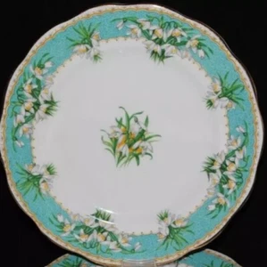 VINTAGE "MARILYN" QUEEN ANNE ENGLAND FINE BONE DINNER PLATES “10” - Picture 1 of 1