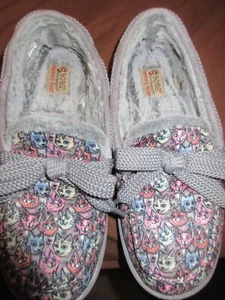 BOBS LADIES CAT SLIPPERS SZ 8. REDUCED - Picture 1 of 5