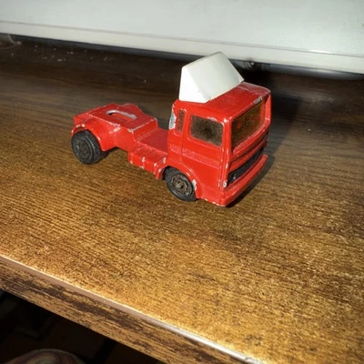 Chrysler 180 Majorette vintage en rojo 1/100 hecho en Francia Foto 1 de 4