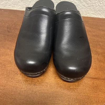 Women's Black Sanita Clogs size 38 7.5 8 Textured Suede Leather - Image 1 of 4