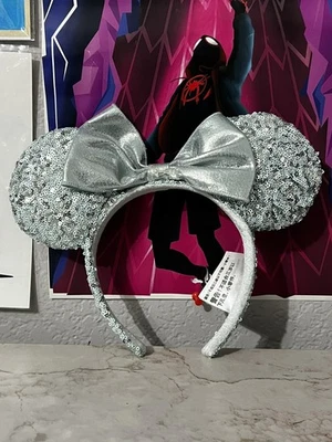Diadema plateada Resort Magic Mirror 2022 Minnie Ears Cenicienta parques Disney Foto 1 de 2