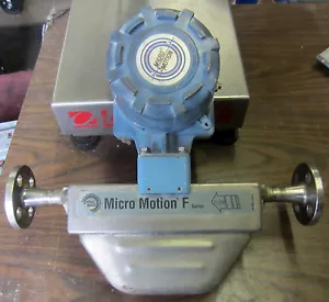 SENSOR DE FLUJO MÁSICO MICRO MOTION F025S113CIAUEZZZ, 1/2" NPT con control remoto /// i2 - Imagen 1 de 11