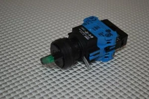 EIN NEUER IDEC DREHSCHALTER HW1F-2F20QD-G-24V. - Bild 1 von 1