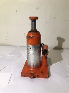 1997-1998-1999-2001-2002-2003-2204 Mitsubishi Montero Sport Bottle Jack OEM - Picture 1 of 8