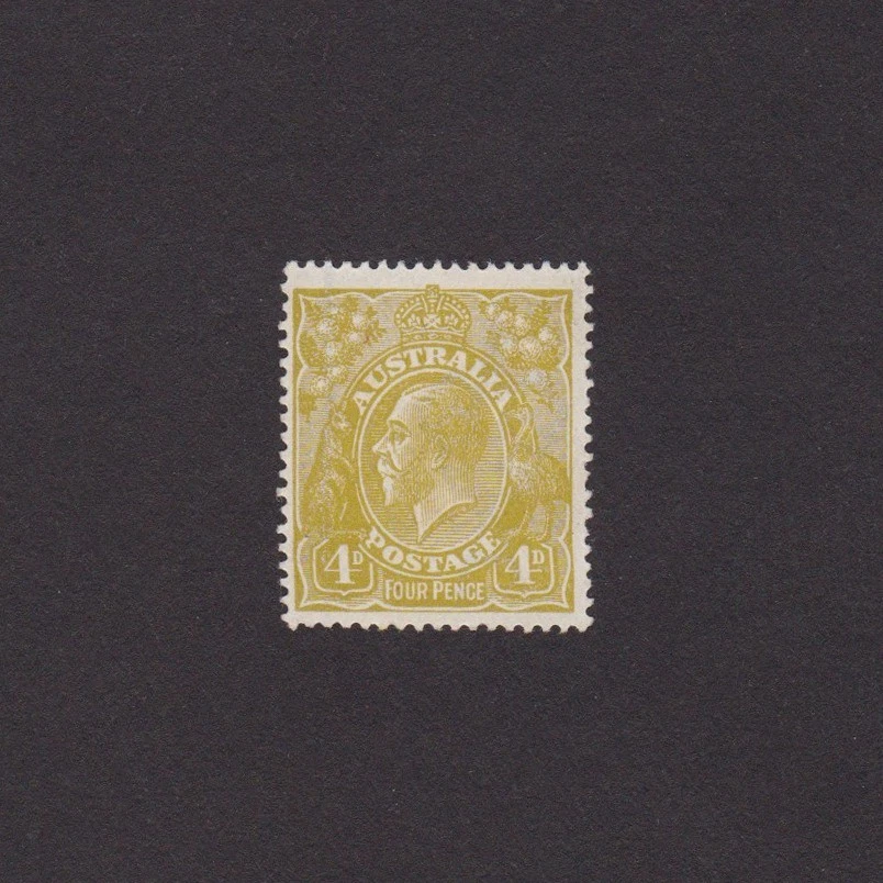 AUSTRÁLIA 1914 Sc# 31a CV $140 amarelo oliva Wmk Crown&NarrowA Perf 14 KGV 4 d MH - Imagem 1 de 2