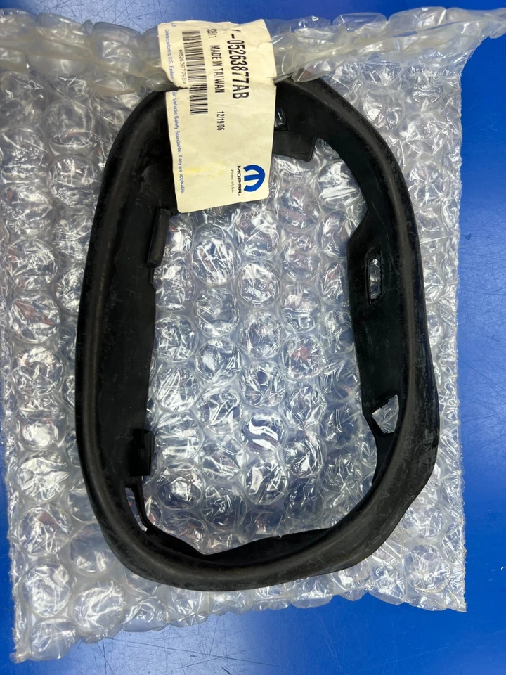 For Plymouth Neon Headlight Seal 1995-1999 Driver Side CH2514104 | 5263877AB - Image 1 of 1