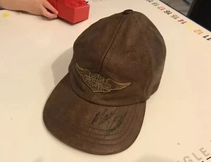 Sombrero Harley Davidson vintage de cuero marrón con alas talla única autografiado mate - Imagen 1 de 12