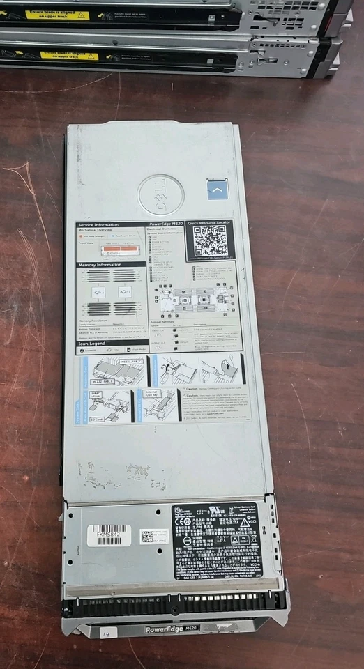 Servidor blade Dell PowerEdge M620 / 2x XEON E5-2660 V2 / 128 GB (16x 8 GB) RAM Foto 1 de 4