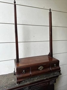 A good late 18thC Antique Georgian Mahogany Toilet Mirror - missing the mirror - Picture 1 of 17