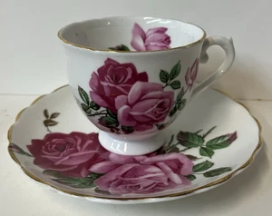 Vintage Stanley Fine Bone China Pink Roses w/gold Footed Teacup & Saucer England - Picture 1 of 3