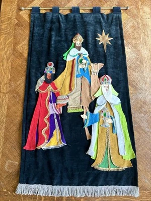 Colgante de pared navideño vintage años 70 hecho a mano con los Tres Sabios. Foto 1 de 4