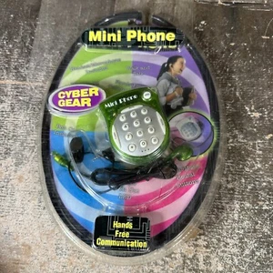 Cyber Gear Mini Handy neu in fabrikversiegeltem grün - mit Ohrhörer & Mikrofon - Bild 1 von 6