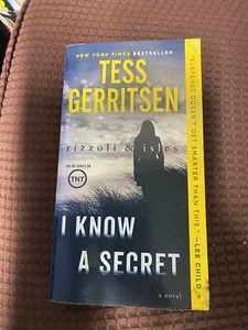 Ich kenne ein Geheimnis: Ein Rizzoli- und Inseln-Roman von Tess Gerritsen - Bild 1 von 10