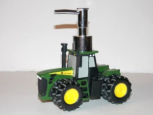 John Deere Sammlerstück Dekor Seifen-/Lotionpumpe 9030 Serie Traktor Design unbenutzt - Bild 1 von 18