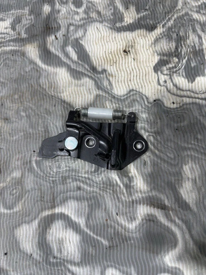 Scion FR-S 2013-2016 Brz tapa inferior maletero bloqueo pestillo Striker SU003-01467 Foto 1 de 2