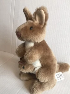 Grab a Jumbuck Kangaroo and Joey 8" Stuffed Plush Baby in Pouch Realistic Brown - Picture 1 of 10