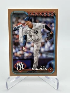 2024 Topps Series 1 Clay Holmes Gold Parallel 600/2024 #247 New York Yankees - Picture 1 of 3