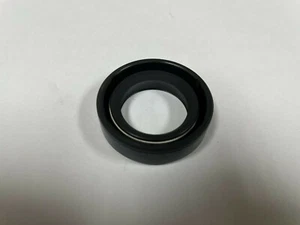 New OEM New Holland Seal Part # 83929295 - Picture 1 of 3