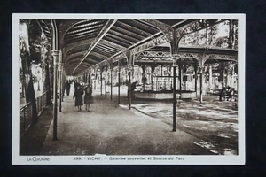 Alte Postkarte VICHY - Gedeckte Galerie und Quelle des Parks - Bild 1 von 1