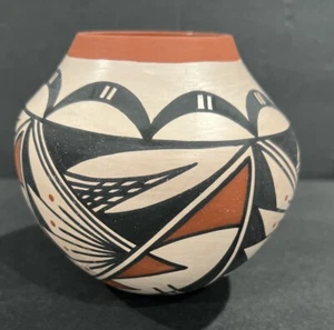 Vintage Native American ACOMA PUEBLO Art Pottery Pot Bowl Signed - Picture 1 of 7