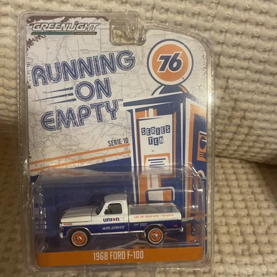 Camioneta Ford F100 1968 Greenlight funcionando vacía serie 76 10 Foto 1 de 4