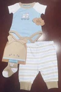 NUEVO CON ETIQUETAS Baby Essentials Conejo de Pascua Conjunto de 4 piezas 3m 6m 9m Hop Hop Azul $25 - Imagen 1 de 6