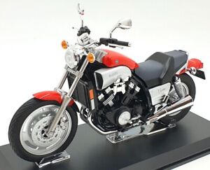 Aoshima 1/12 Scale Diecast 109618 - Yamaha Vmax Motorcycle - Red