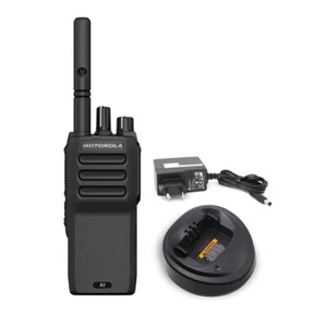 Motorola R2 analog/digital Handfunkgerät inkl. Ladegerät UHF 400 - 480 MHz - Bild 1 von 5