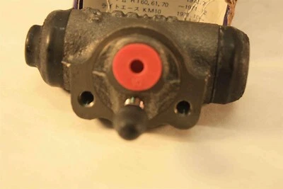 Rear Wheel Brake Cylinders (2) for TOYOTA 47550-29035  for Corona 3RC  1965-1970 - Image 1 of 4