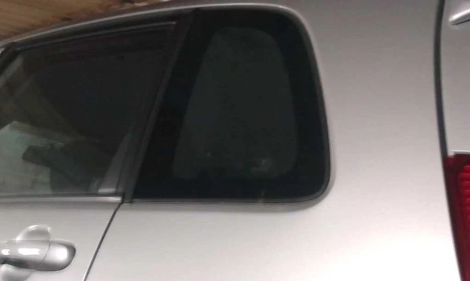 Estación de vidrio cuarto izquierdo conductor Wgn se adapta 02-07 AERIO 256074 Foto 1 de 4