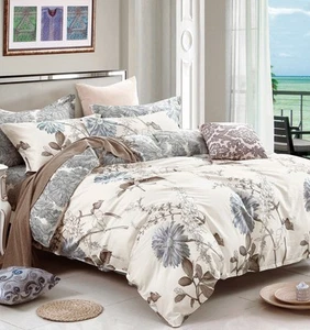 Queen Size Daisy Print Comforter Set: 1 Comforter + 2 Pillow Shams Cotton Shell - Picture 1 of 2