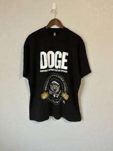 Camicia D.O.G.E DOGE Trump taglia adulto grande nera manica corta grafica maglietta uomo - Foto 1 di 9