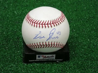 Bola de beisebol OMLB assinada por Ben Revere (BSB599) - Imagem 1 de 2