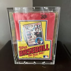 1983 Topps Baseball Unopened Wax Box BBCE GWYNN BOGGS - FASC WITH ACRYLIC CASE - Picture 1 of 7