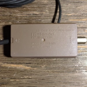 Adaptador Switch Nintendo NES RF NES-003 Oficial OEM Sin Probar - Imagen 1 de 7