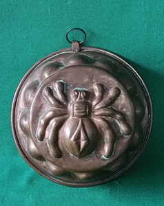 VECCHIA FORMA IN RAME BUDINO BUDINIERA FORMELLA DOLCI RAGNO STAMPO ANTICO. DB53 - Foto 1 di 8