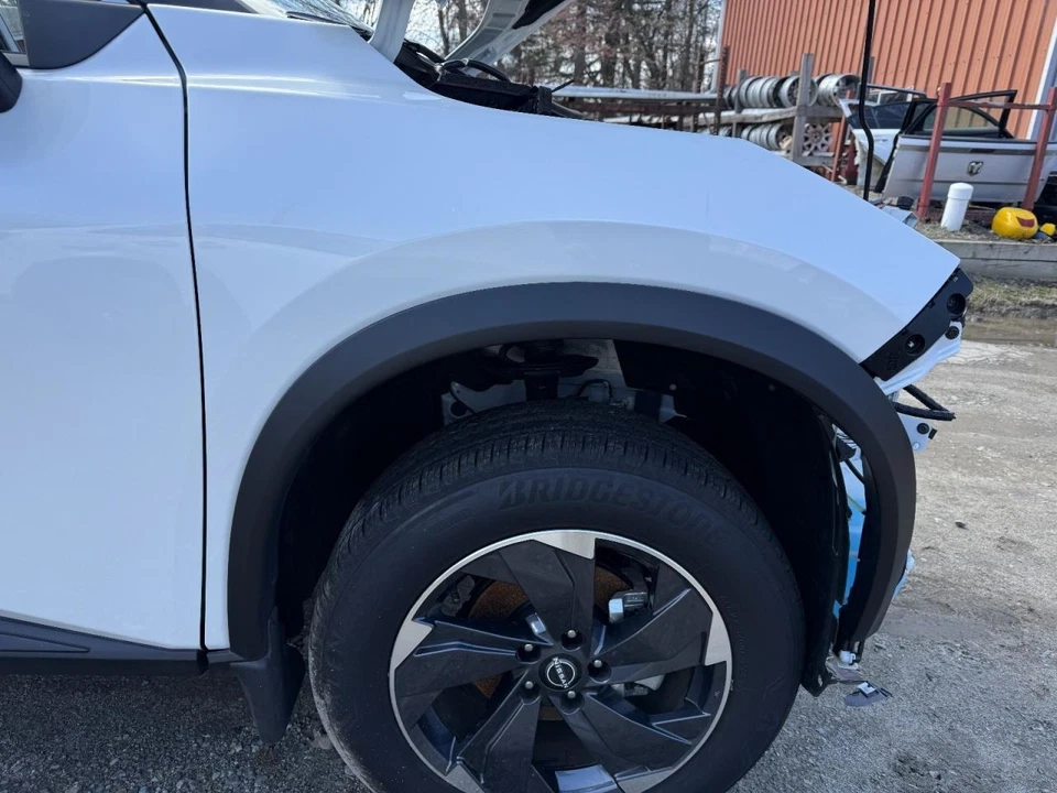 2021-2024 NISSAN ROGUE RIGHT FRONT FENDER WHITE PC:QBE 1.5L AT AWD 1.4K SV 66087 - Image 1 of 4