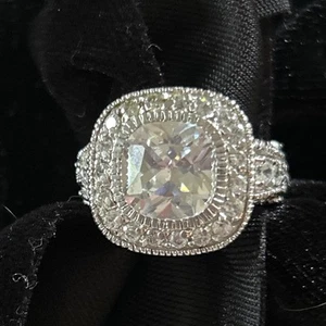 Beautiful 4Ct Round CZ sterling Silver plus 50 smaller cz diamonds surrounding - Picture 1 of 10