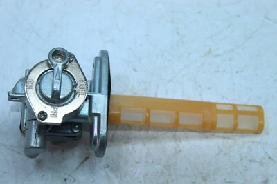 01-06 SUZUKI KATANA 600 OEM TANQUE DE GASOLINA LLAVE DE PASO VÁLVULA DE CIERRE 44300-08F00 Foto 1 de 4