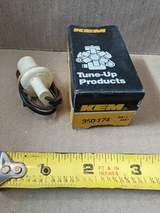 KEM 350-174 GM SIDE MARKER / PARKING LIGHT SOCKET NOS IN BOX ORIGINAL PART - Picture 1 of 8