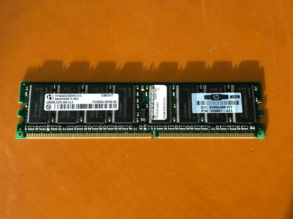 Infineon HYS64D32300HU-5-C 256MB DDR 400MHz PC3200 P/N 326667-041 Memory RAM - Image 1 of 4