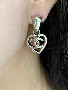 2022P CHANEL GOLD CC LOGO DANGLE HEART SHAPE STUD EARRINGS - Picture 1 of 12